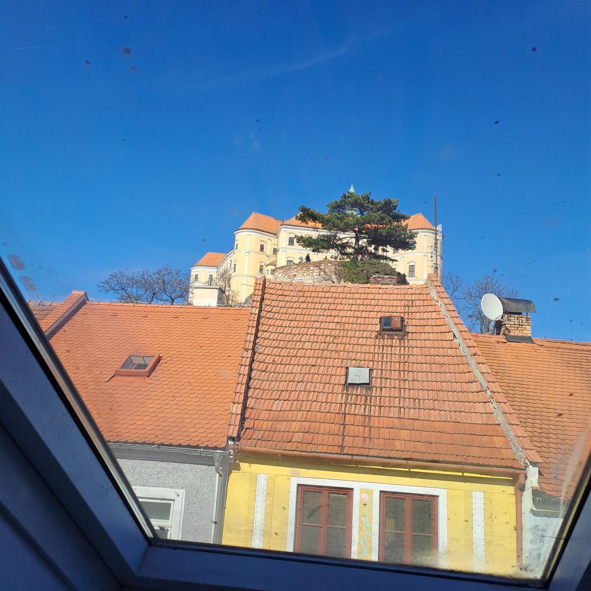 Ubytovani U Alfonse Muchy Mikulov Exterior foto